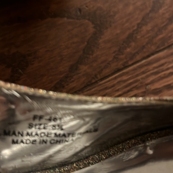Steve Madden golden shoes - Picture 5 of 8